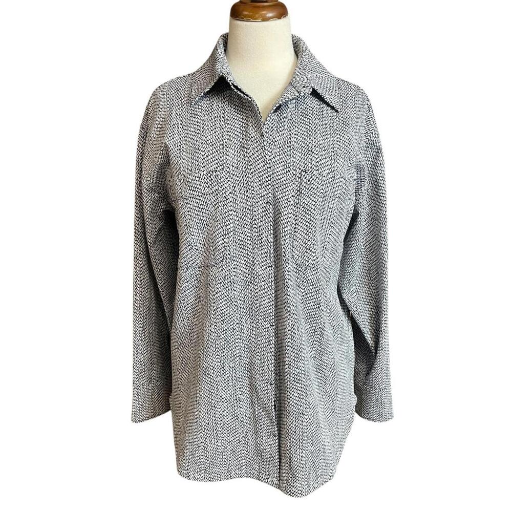 Athleta Braiden Shirt Jacket in a textured black and white print small petite